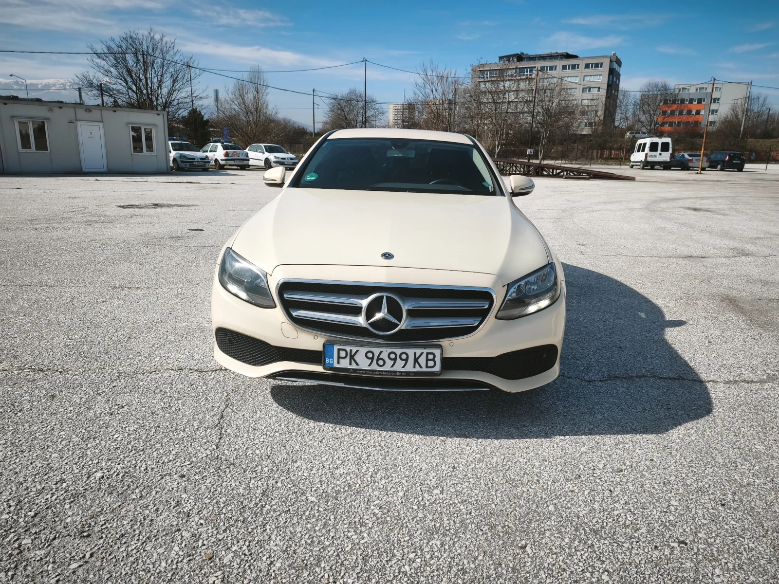 Mercedes-Benz E 200, снимка 16 - Автомобили и джипове - 53781899