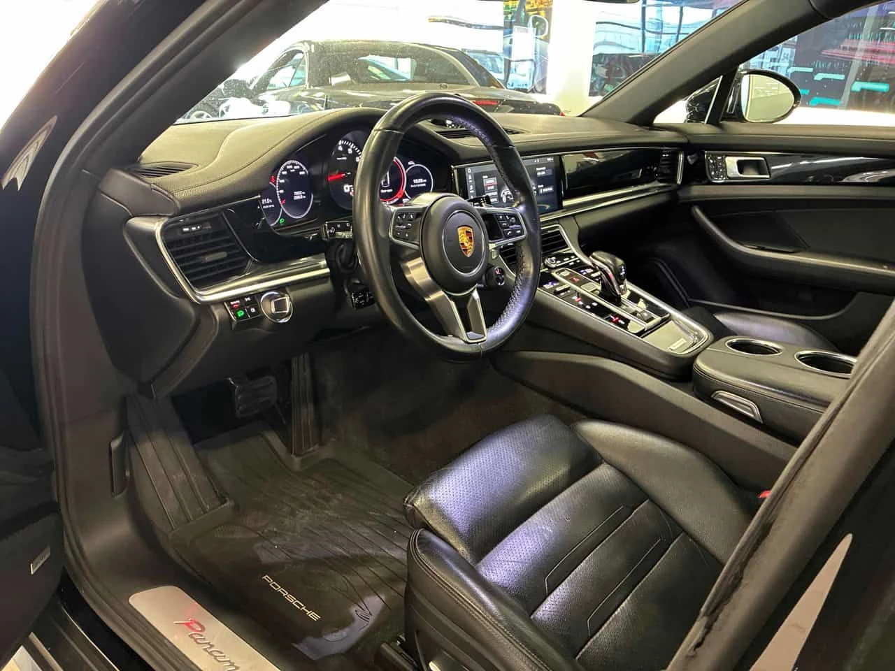Porsche Panamera  4  / CARFAX/ PANORAMA / CAMERA / MATRIX , снимка 5 - Автомобили и джипове - 53854100