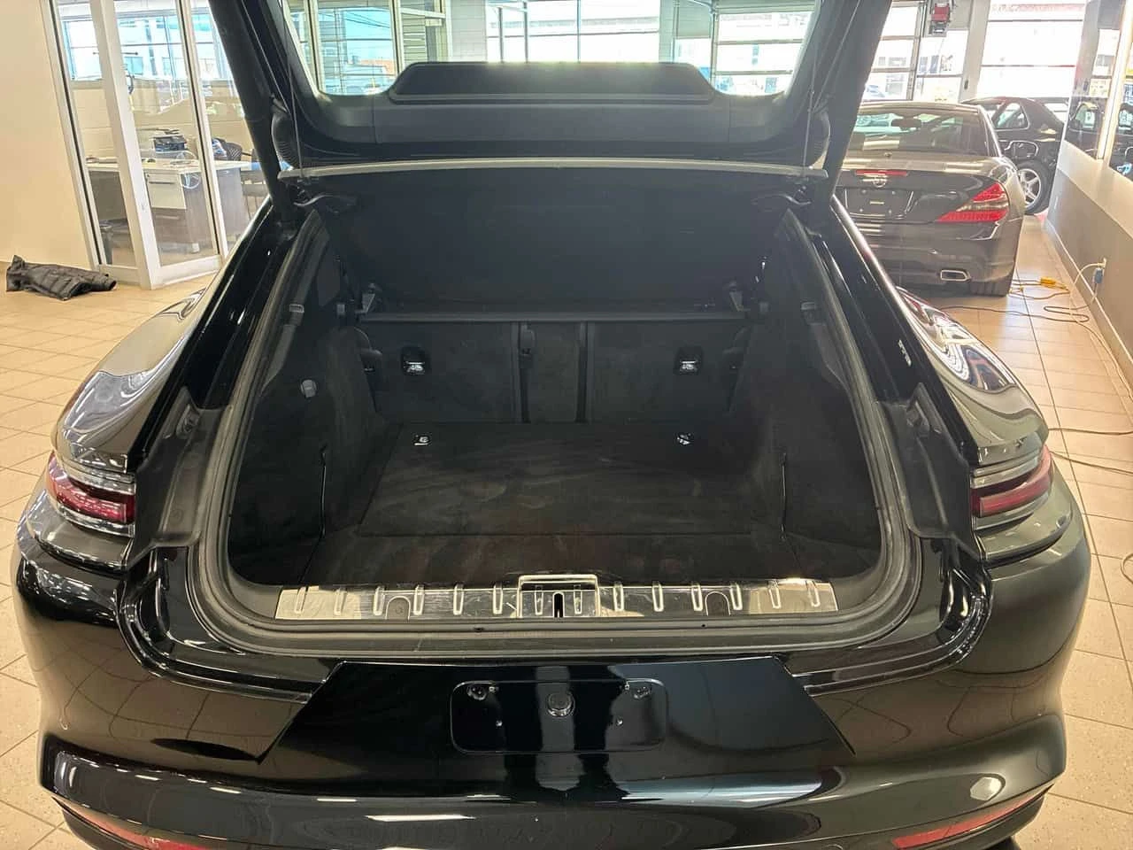 Porsche Panamera  4  / CARFAX/ PANORAMA / CAMERA / MATRIX , снимка 14 - Автомобили и джипове - 53854100