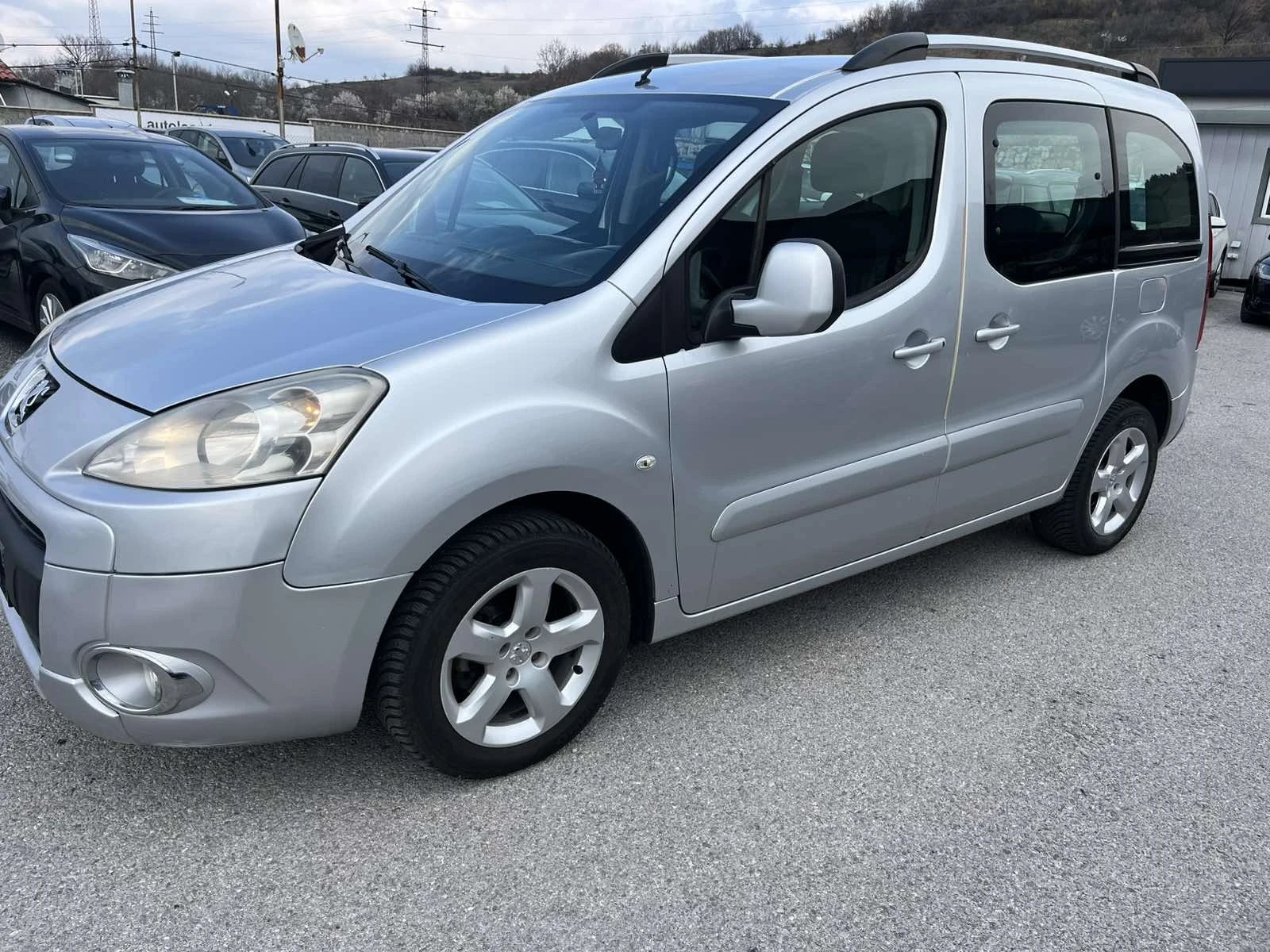 Peugeot Partner, снимка 2 - Автомобили и джипове - 54059175