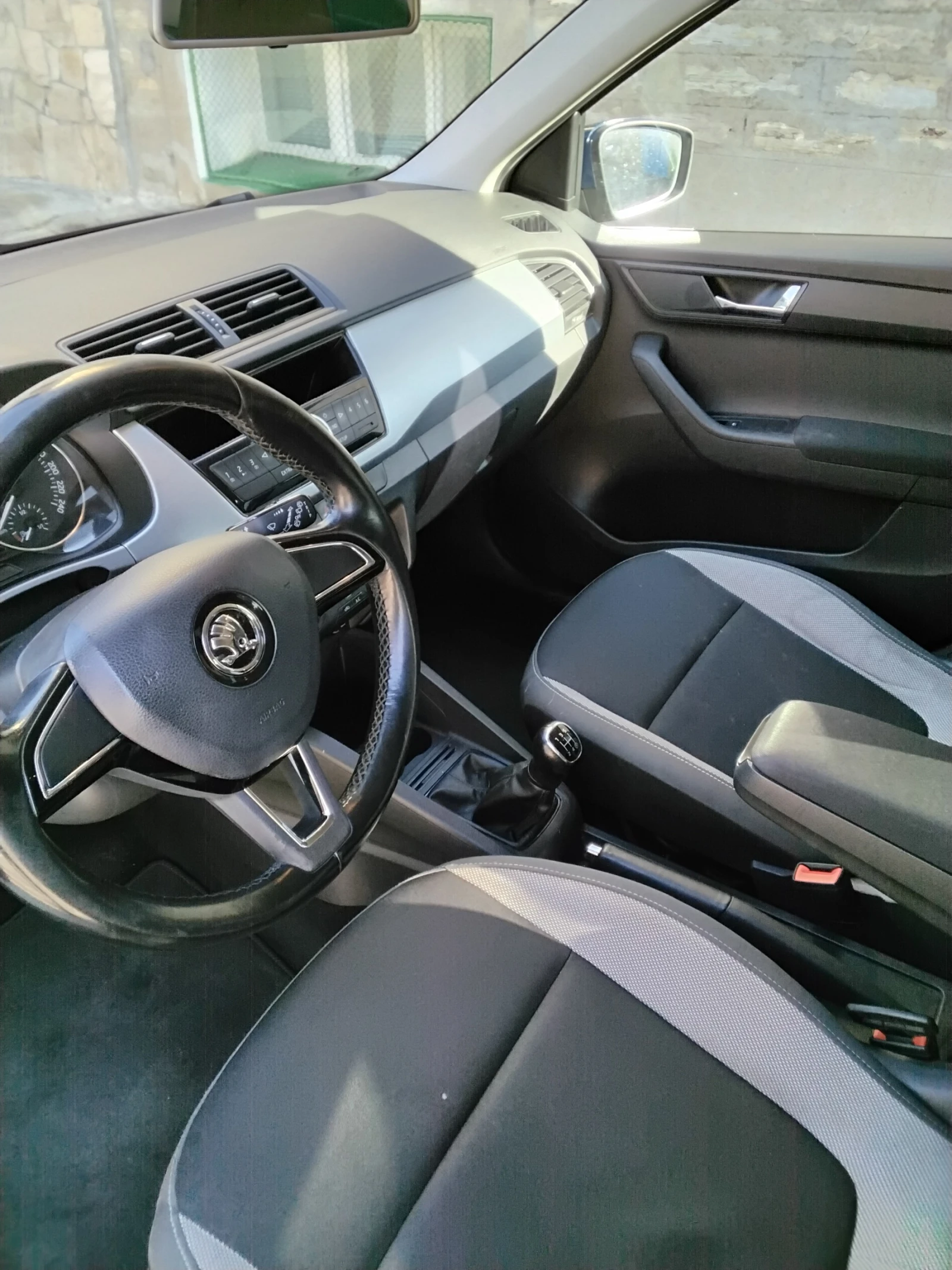 Skoda Fabia 1.0MPI BRC GAS, снимка 5 - Автомобили и джипове - 54154418