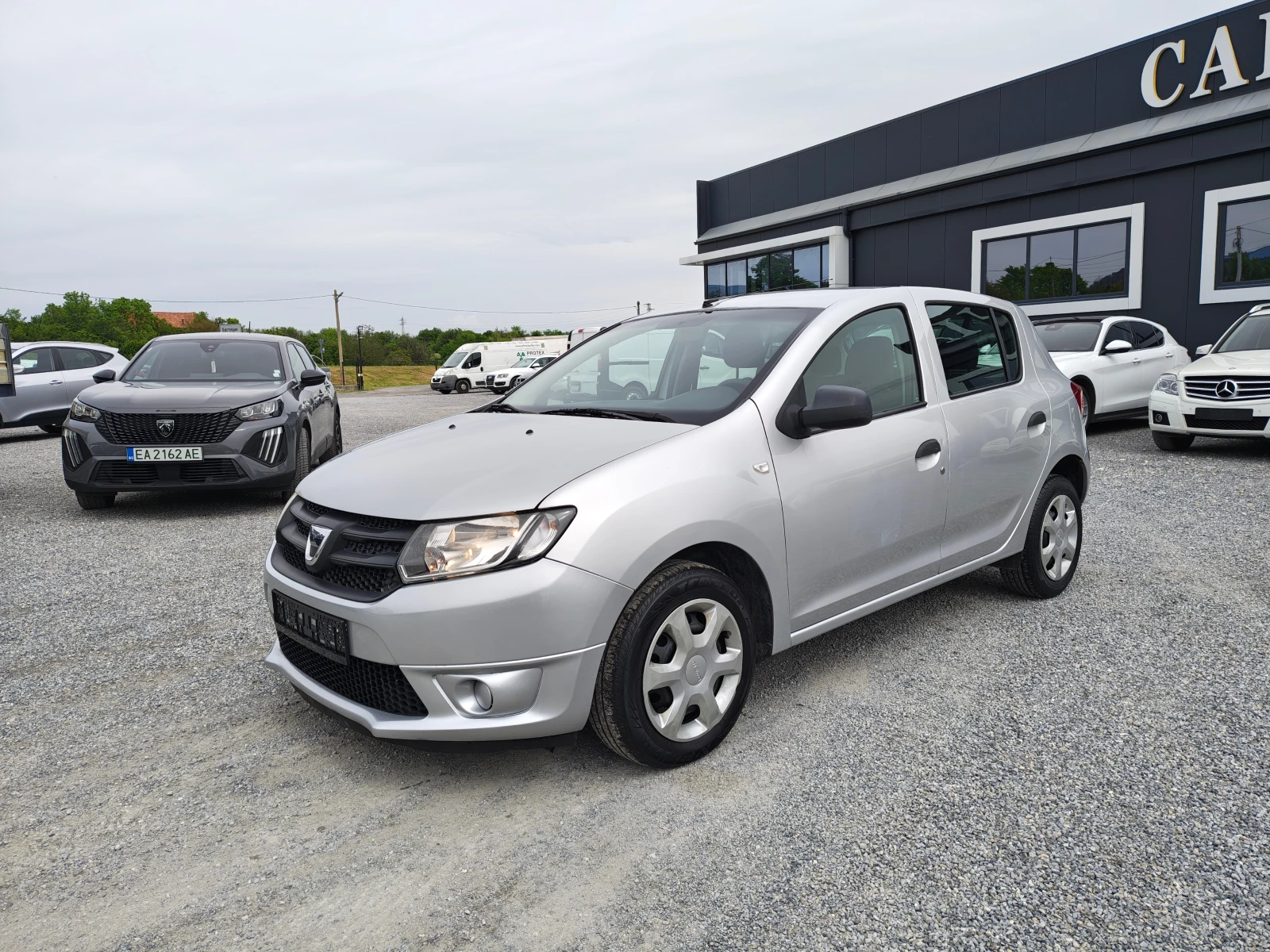 Dacia Sandero 1.2 I GAZ !!!, снимка 8 - Автомобили и джипове - 54463488