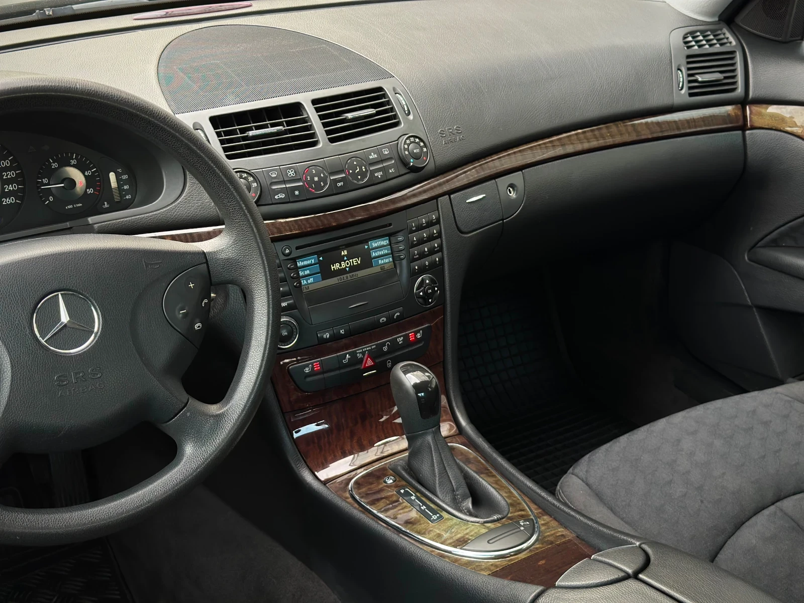 Mercedes-Benz 280, снимка 14 - Автомобили и джипове - 54661114