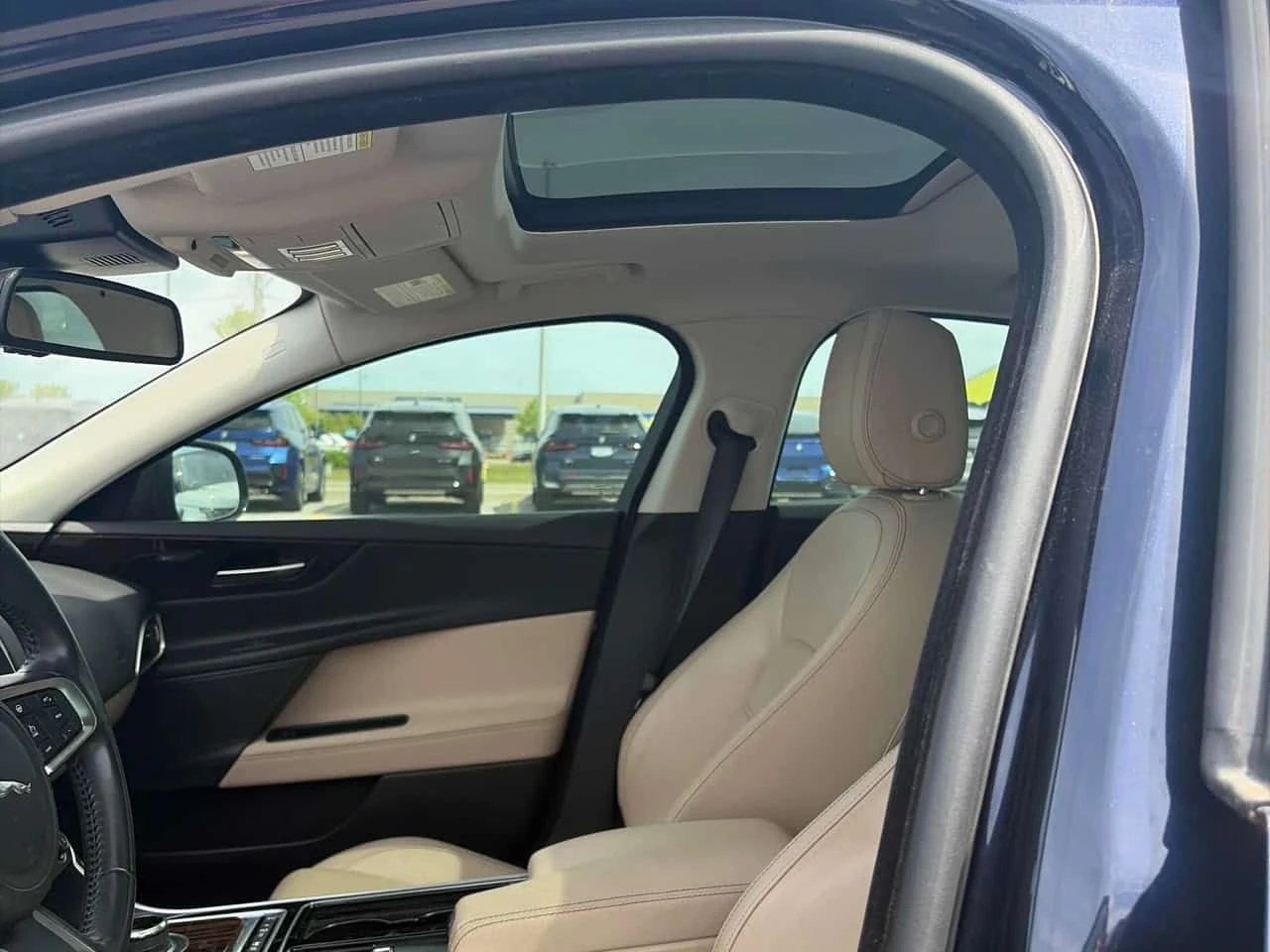 Jaguar XE * Prestige * CARFAX * ЦЕНА ДО БГ, снимка 7 - Автомобили и джипове - 54837623