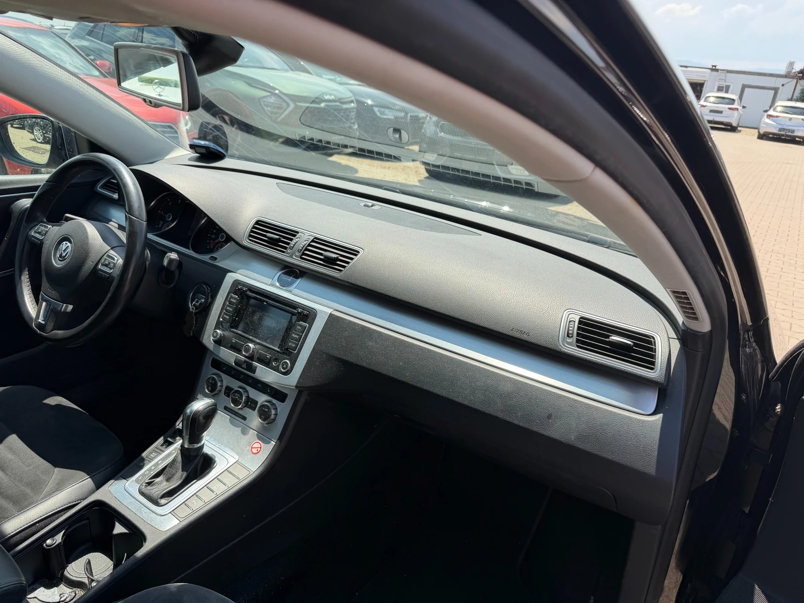 VW Passat 2.0TDI AVTOMAT/NAVI/KOJA EURO 5, снимка 11 - Автомобили и джипове - 55101811