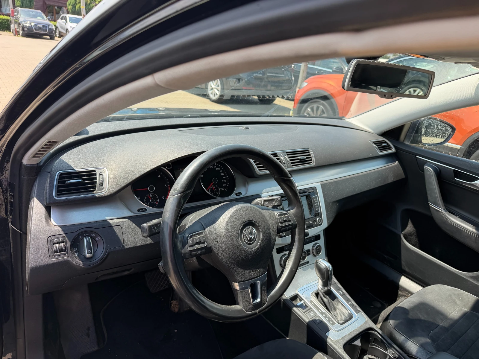 VW Passat 2.0TDI AVTOMAT/NAVI/KOJA EURO 5, снимка 12 - Автомобили и джипове - 55101811