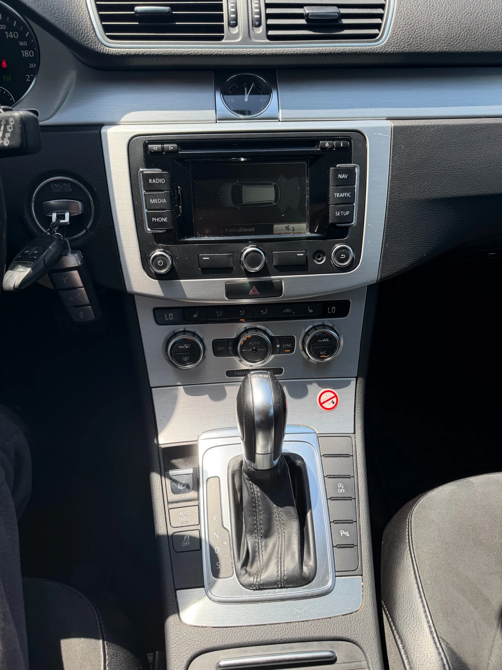 VW Passat 2.0TDI AVTOMAT/NAVI/KOJA EURO 5, снимка 14 - Автомобили и джипове - 55101811