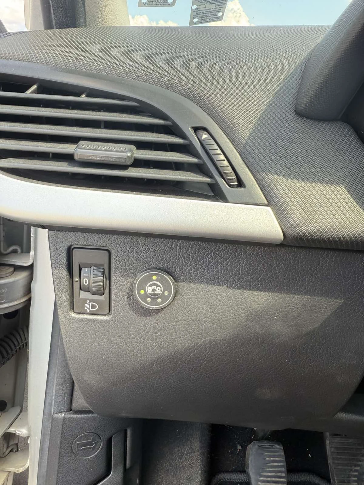 Peugeot 207 1.4 SW (73 �.�. BRC-���) | Mobile.bg � ����������� 4