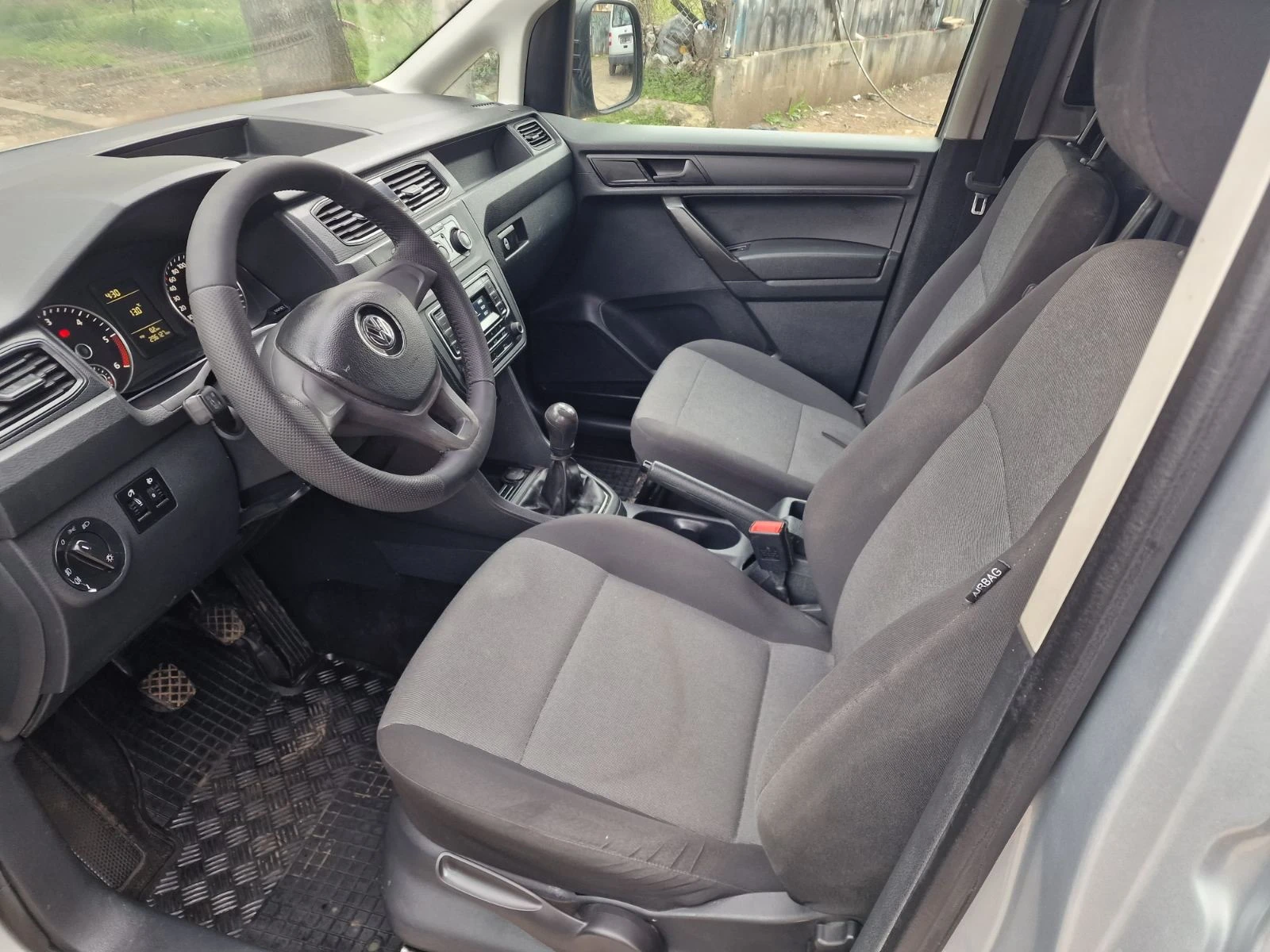 VW Caddy MAXi, снимка 9 - Автомобили и джипове - 55354180
