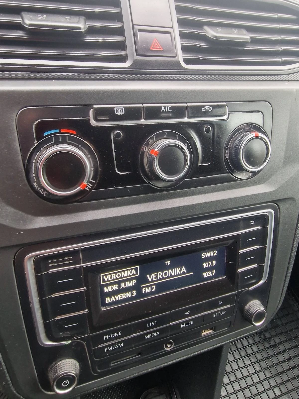 VW Caddy MAXi, снимка 10 - Автомобили и джипове - 55354180