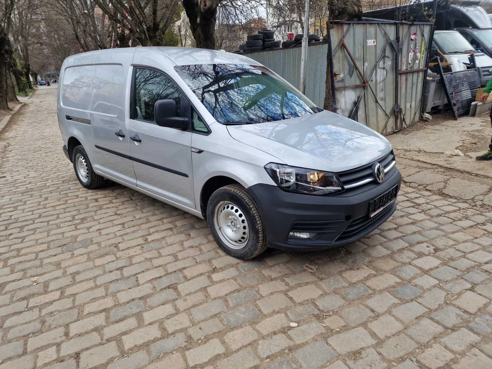 VW Caddy MAXi, снимка 2 - Автомобили и джипове - 55354180