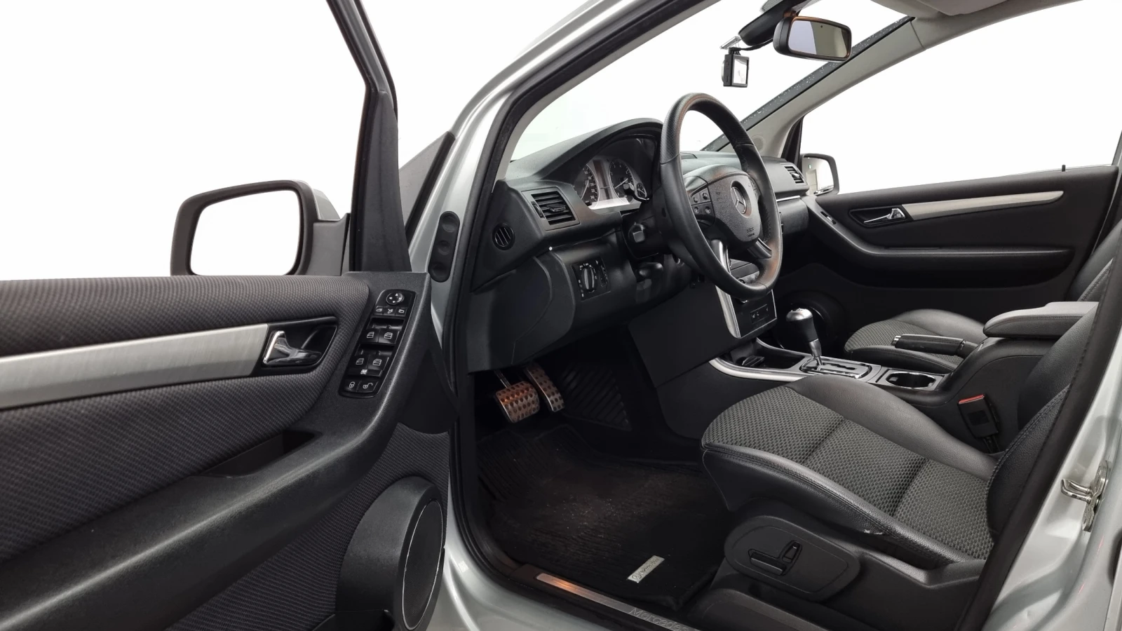 Mercedes-Benz B 200 ЛЮК* КРАЙНА ЦЕНА, снимка 10 - Автомобили и джипове - 55496186