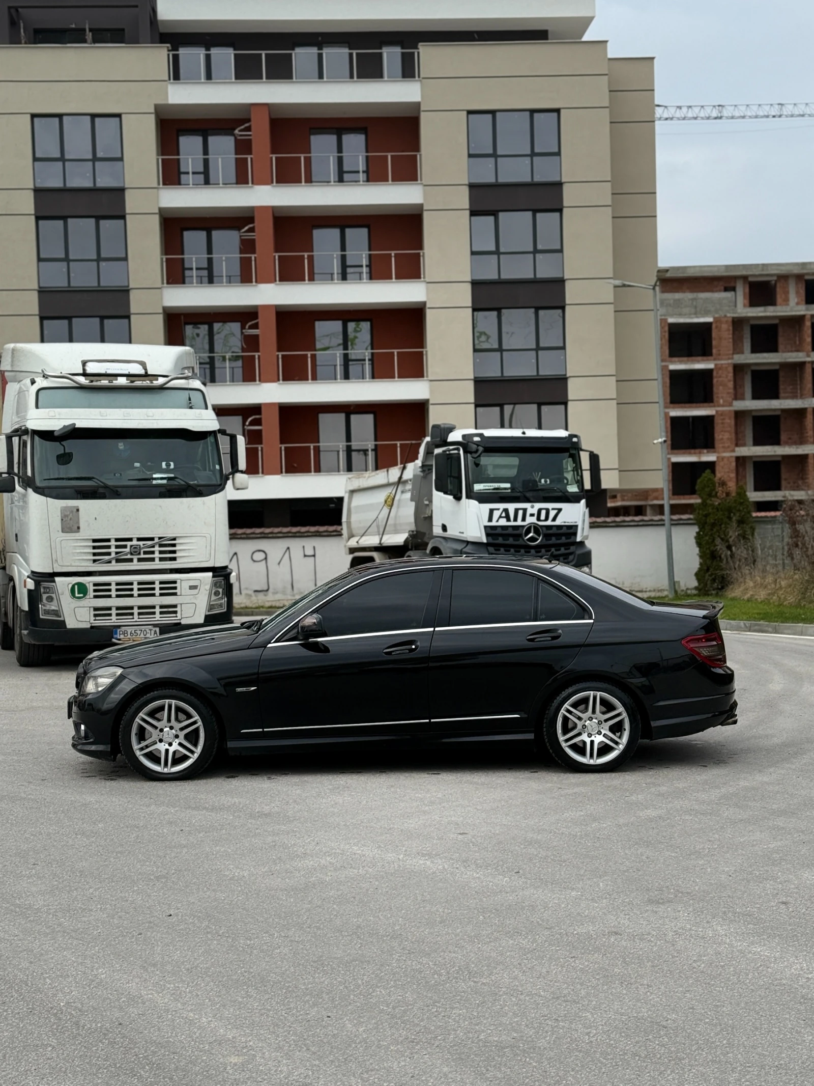 Mercedes-Benz C 320, снимка 3 - Автомобили и джипове - 56644200