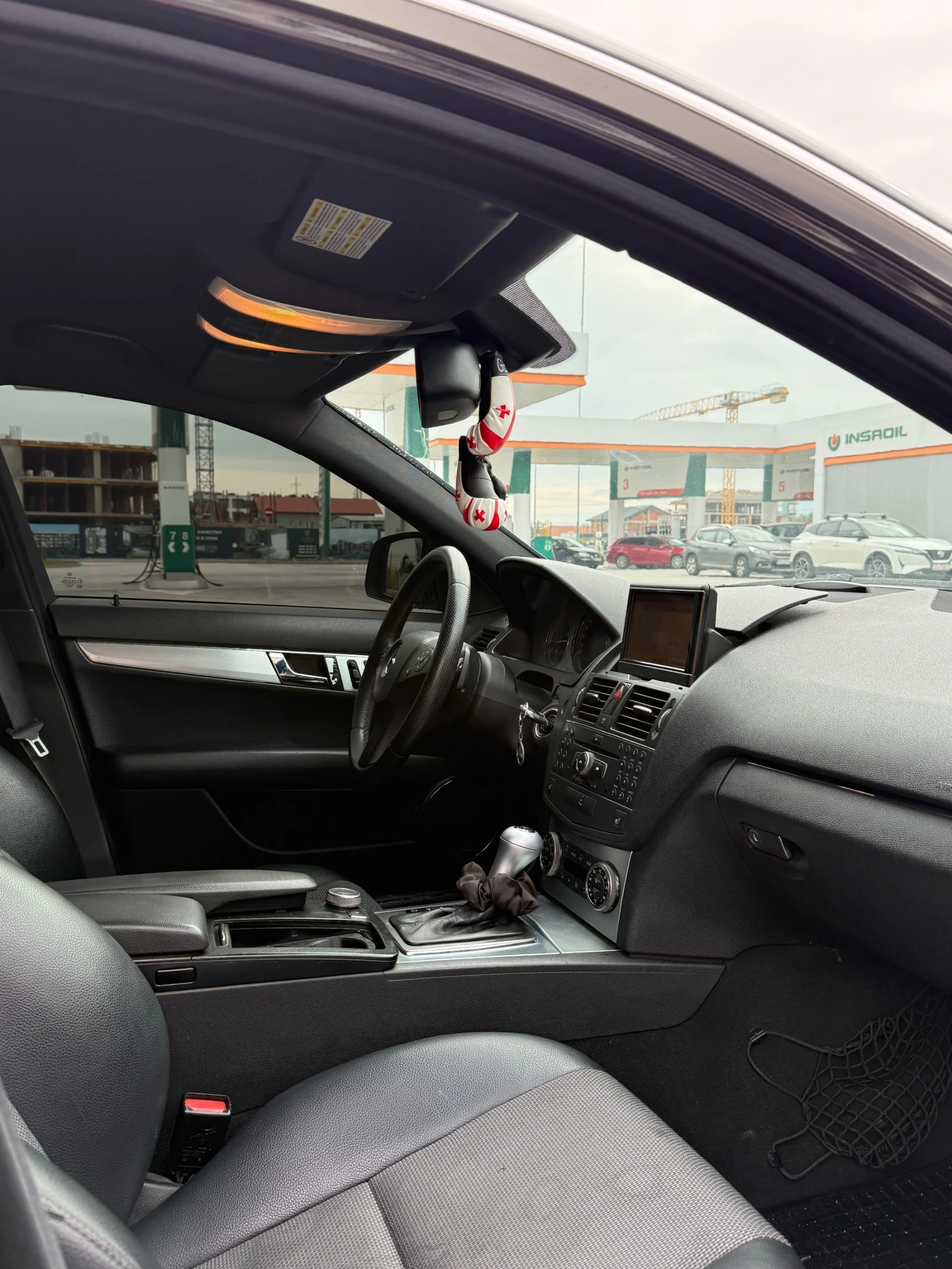 Mercedes-Benz C 320, снимка 8 - Автомобили и джипове - 56644200