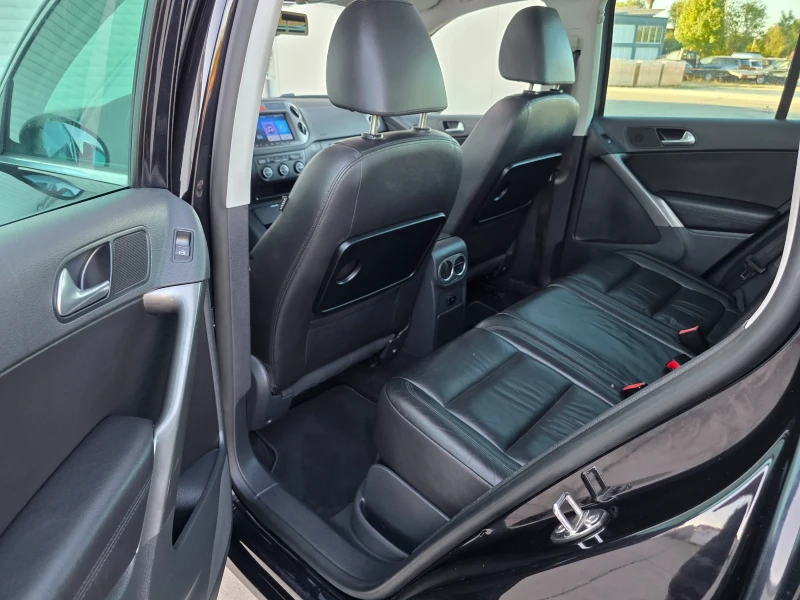 VW Tiguan Avtomat 4x4 Pan, снимка 8 - Автомобили и джипове - 51738810