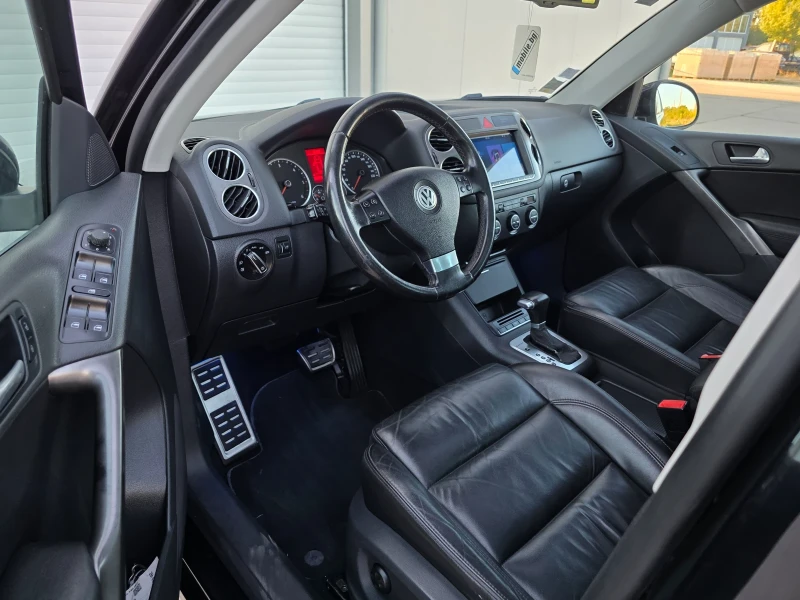 VW Tiguan Avtomat 4x4 Pan, снимка 7 - Автомобили и джипове - 51738810