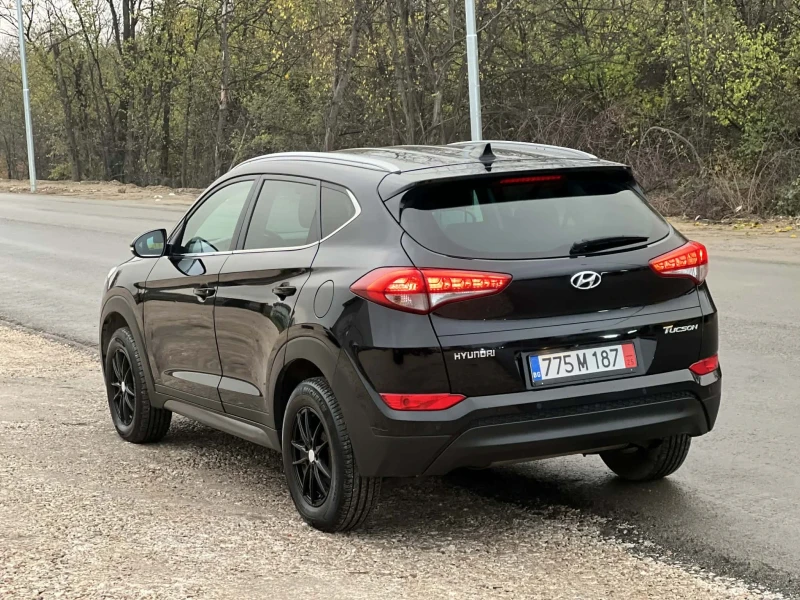 Hyundai Tucson 1.6  i, снимка 7 - Автомобили и джипове - 52641988