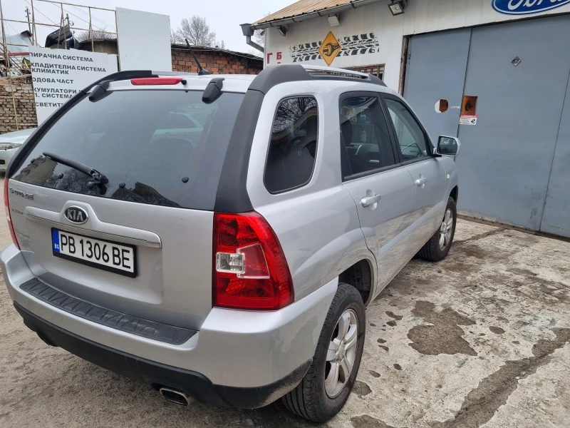 Kia Sportage 2.0, снимка 3 - Автомобили и джипове - 53207394