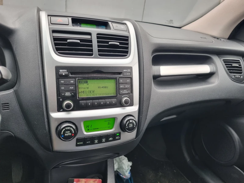 Kia Sportage 2.0, снимка 6 - Автомобили и джипове - 53207394