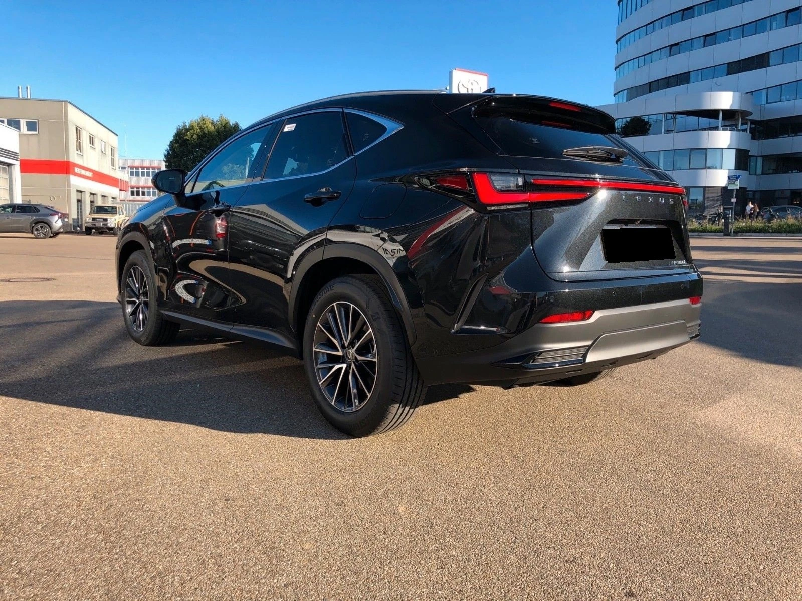 Lexus NX 350h * EXECUTIVE* LINE* E-FOUR*  - изображение 2