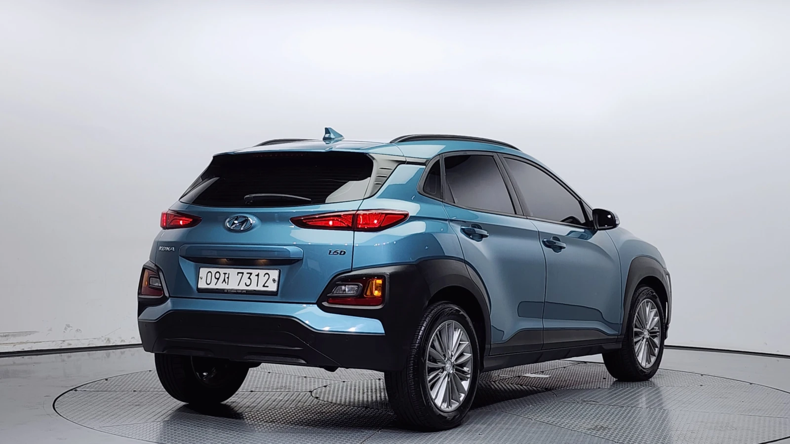 Hyundai Kona 1.6 CRDI / АВТОМАТИК !!! - изображение 2