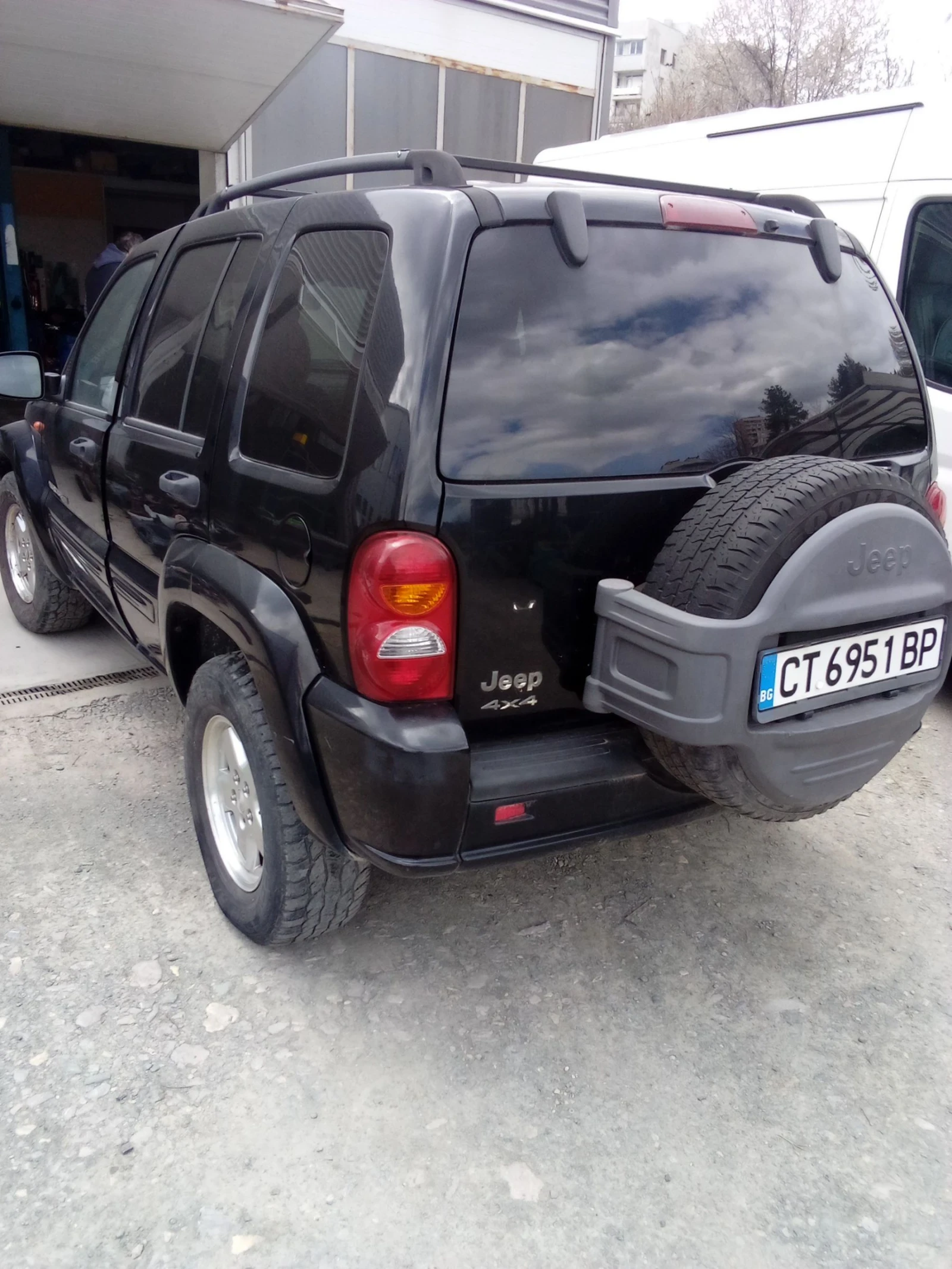 Jeep Cherokee 2.5 CRDI, снимка 4 - Автомобили и джипове - 54160568