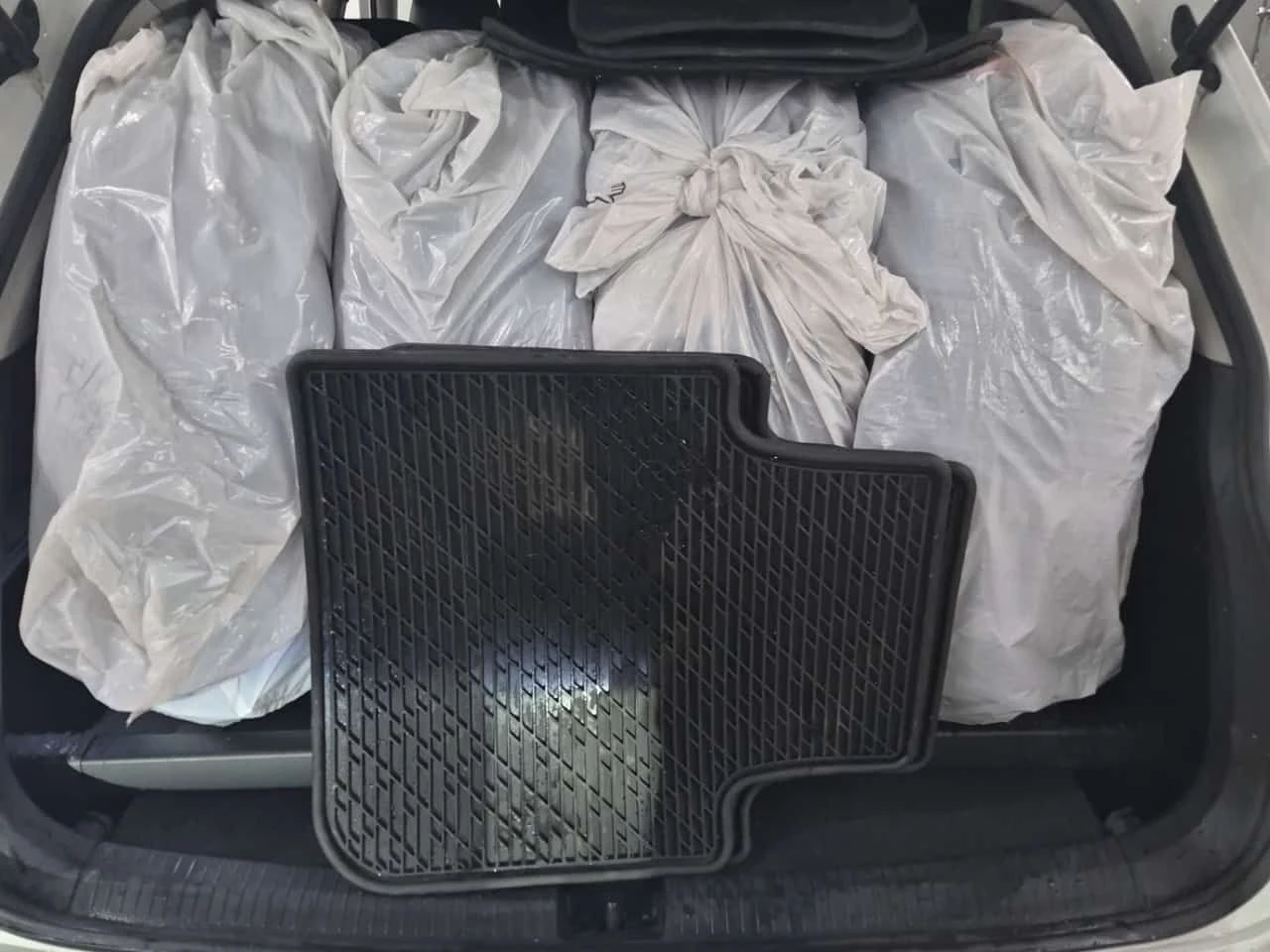 VW Tiguan * SE * АВТОКРЕДИТ БЕЗ ПЪРВОНАЧАЛНА ВНОСКА * , снимка 15 - Автомобили и джипове - 54537970