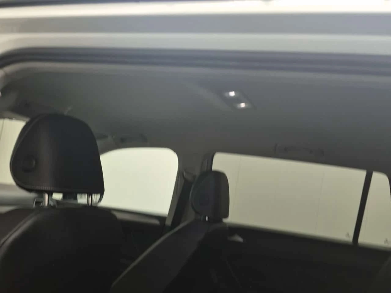 VW Tiguan * SE * АВТОКРЕДИТ БЕЗ ПЪРВОНАЧАЛНА ВНОСКА * , снимка 14 - Автомобили и джипове - 54537970