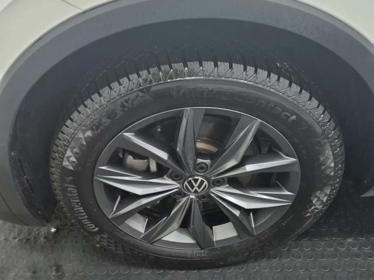 VW Tiguan * SE * АВТОКРЕДИТ БЕЗ ПЪРВОНАЧАЛНА ВНОСКА * , снимка 8 - Автомобили и джипове - 54537970