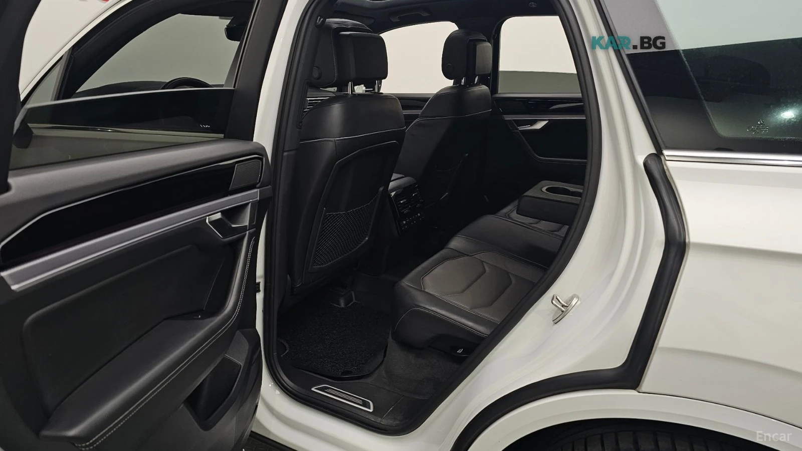 VW Touareg R-LINE* 3.0TDI* DISTRONIC* 360* КАМЕРА* ОБДУХВАНЕ*, снимка 11 - Автомобили и джипове - 55740333