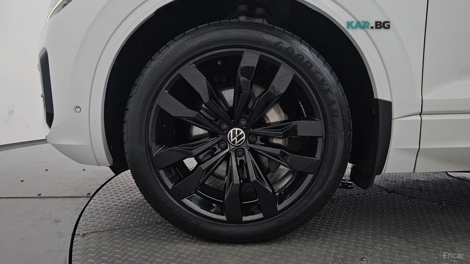 VW Touareg R-LINE* 3.0TDI* DISTRONIC* 360* КАМЕРА* ОБДУХВАНЕ*, снимка 16 - Автомобили и джипове - 55740333
