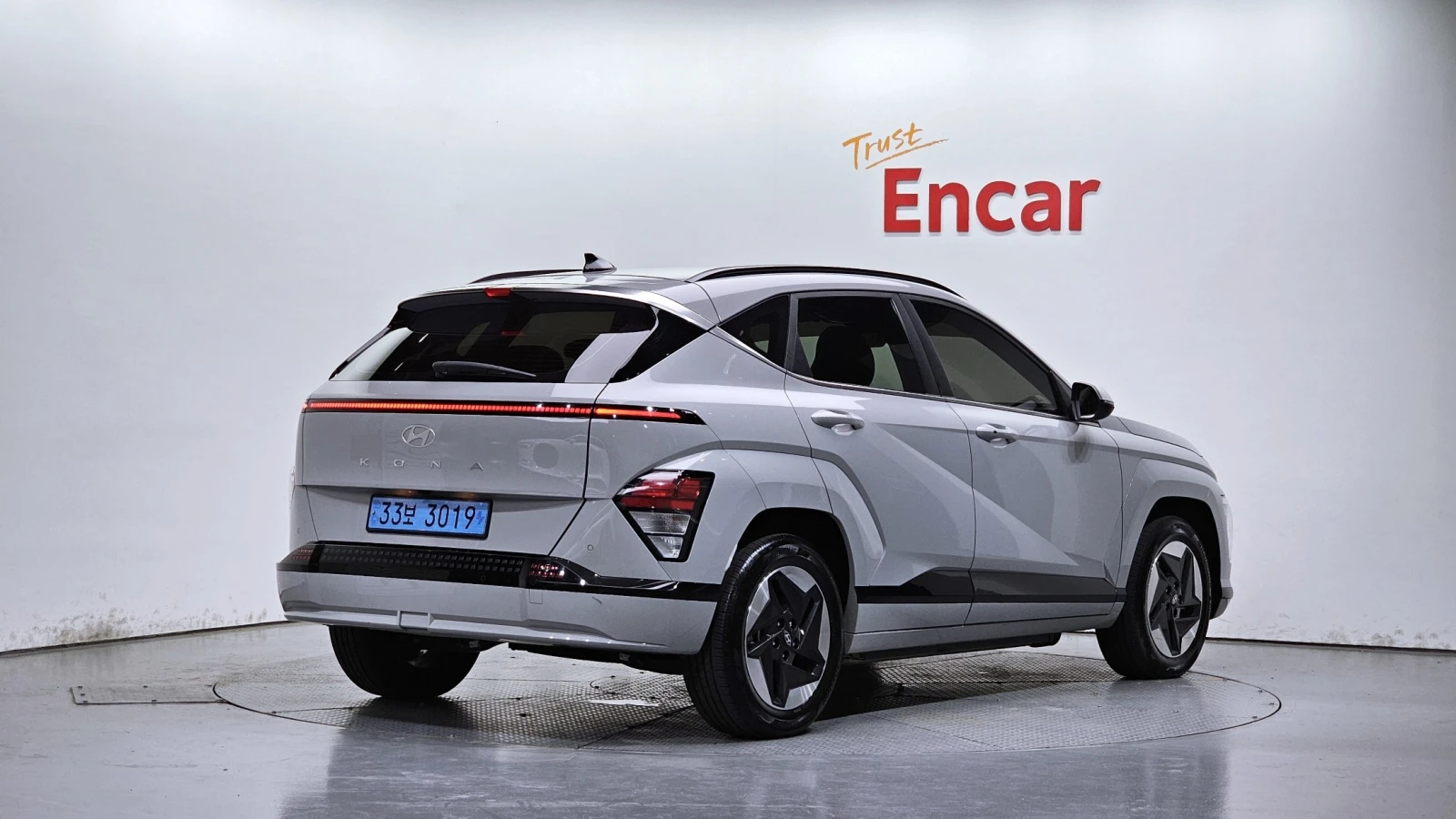 Hyundai Kona SX2* LONG RANGE* PREMIUM* ОБДУХВАНЕ* ПОДГРЕВИ* КАМ, снимка 4 - Автомобили и джипове - 56317743