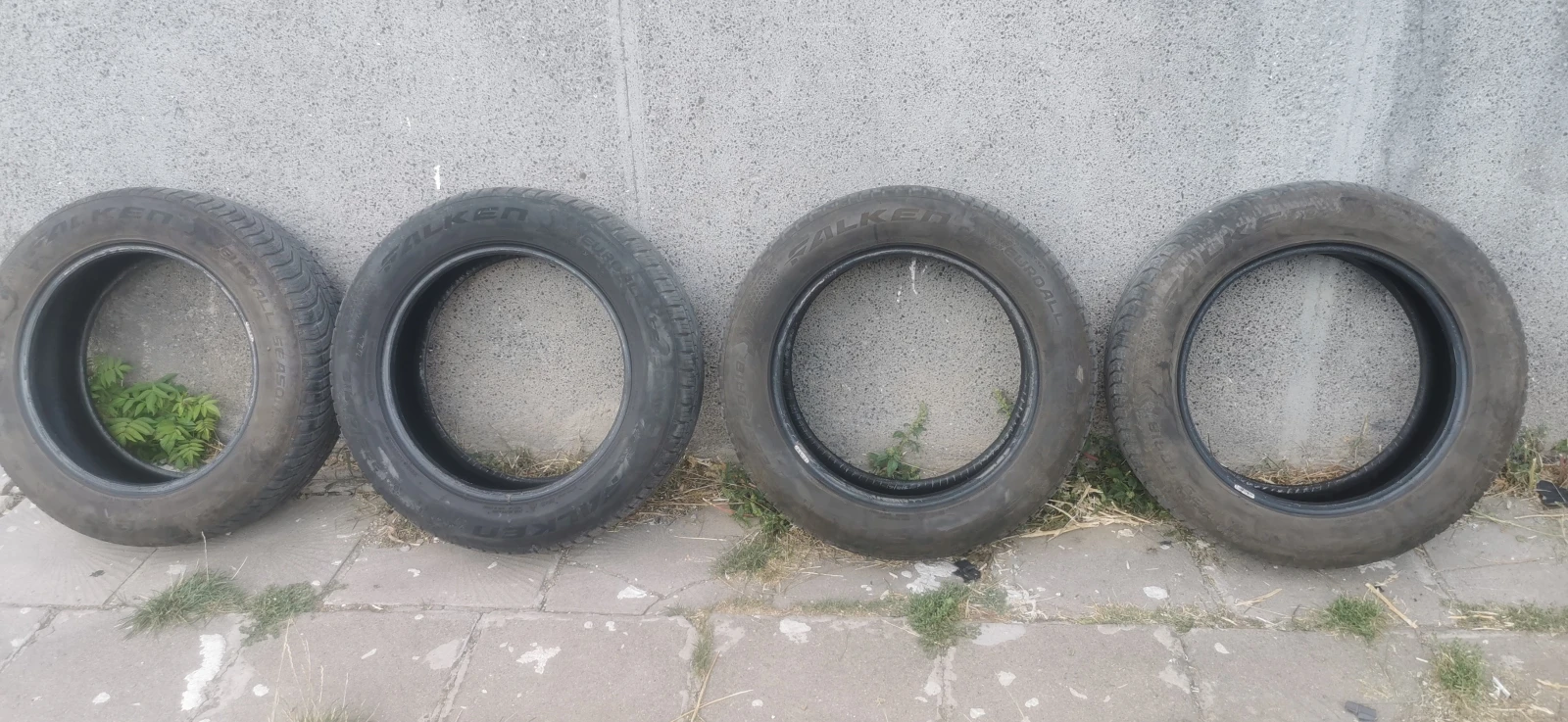 Гуми Всесезонни 225/60R18, снимка 2 - Гуми и джанти - 56322595