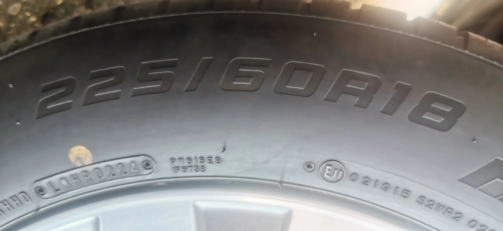 Гуми Всесезонни 225/60R18, снимка 8 - Гуми и джанти - 56322595