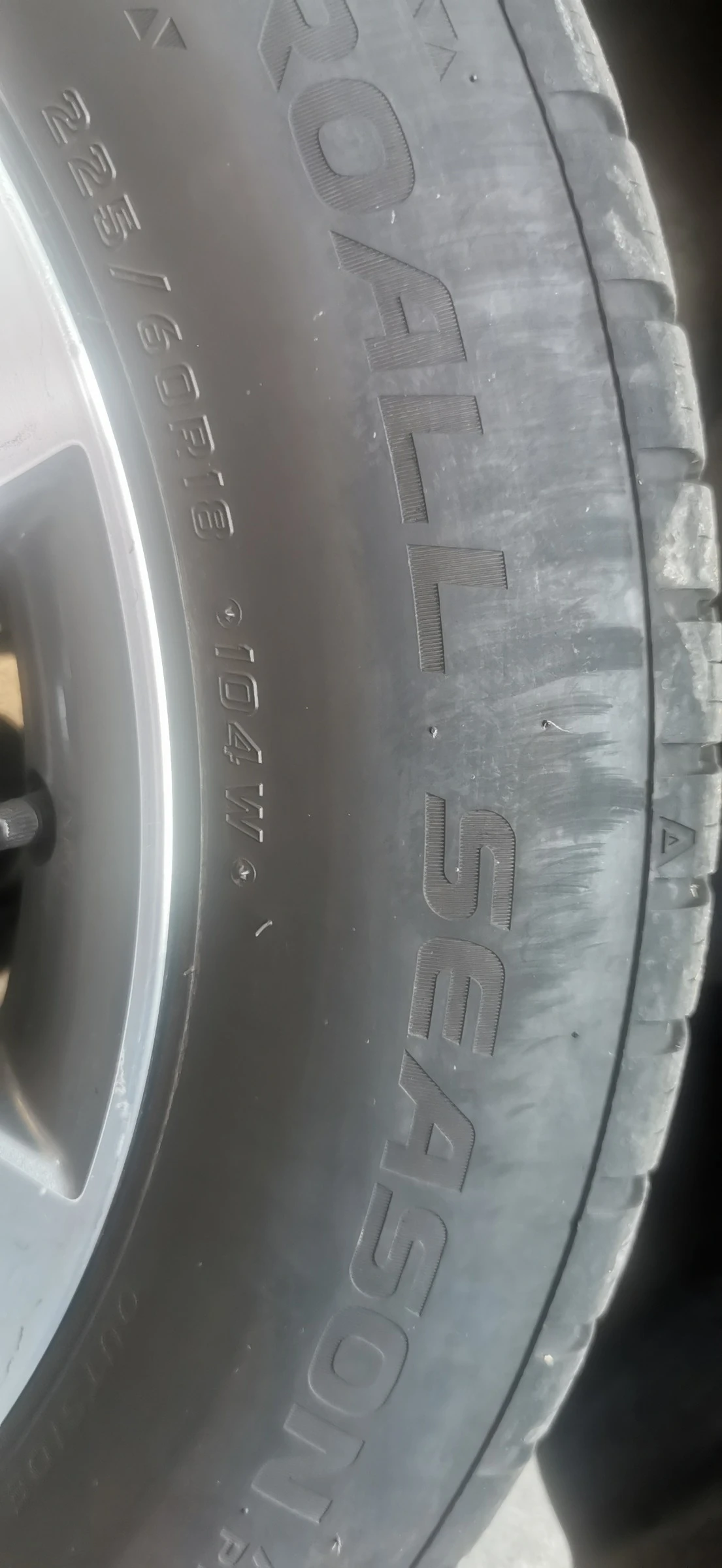 Гуми Всесезонни 225/60R18, снимка 6 - Гуми и джанти - 56322595