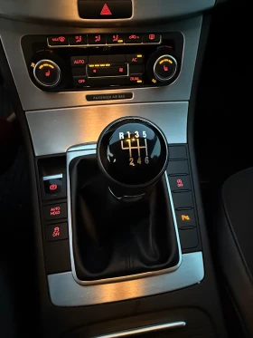 VW Passat 2.0TDI HIGHLINE топ, снимка 13