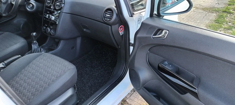 Opel Corsa 1.2 LPG, снимка 13 - Автомобили и джипове - 47492645