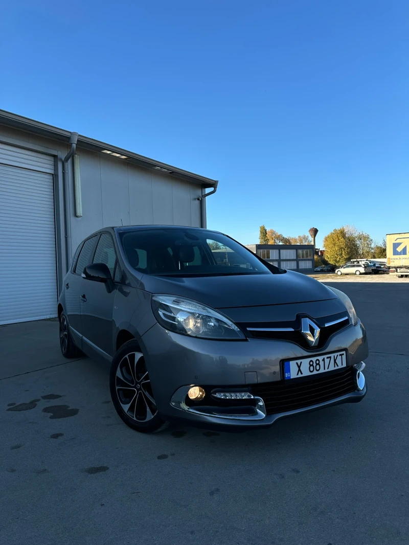 Renault Scenic, снимка 1 - Автомобили и джипове - 47738917