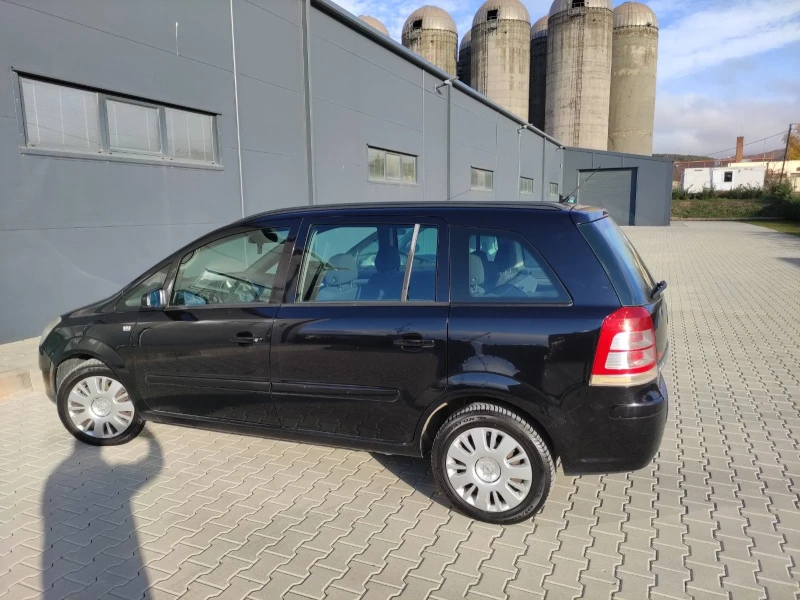 Opel Zafira Бензин/Газ, снимка 3 - Автомобили и джипове - 47931487