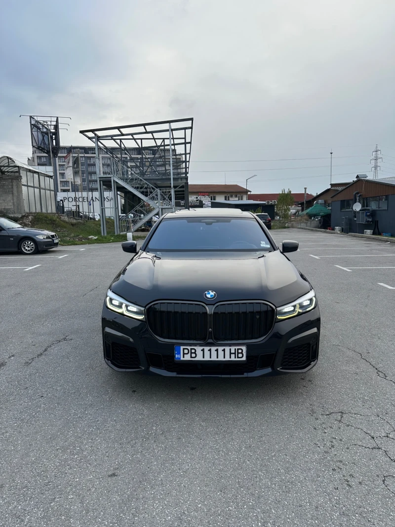 BMW 740 d/ xDrive/ M-SPORT/ EXCLUSIV/ B&W/ LASER/ NIGHT/, снимка 2 - Автомобили и джипове - 47982930