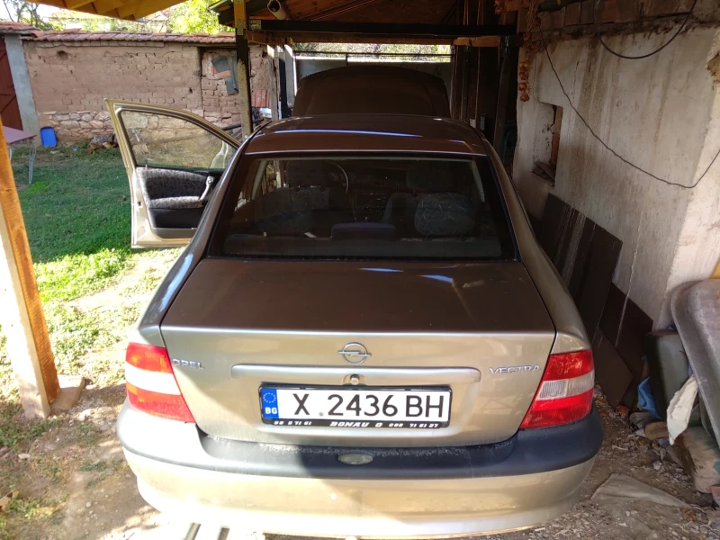 Opel Vectra 1.8, снимка 10 - Автомобили и джипове - 48105301