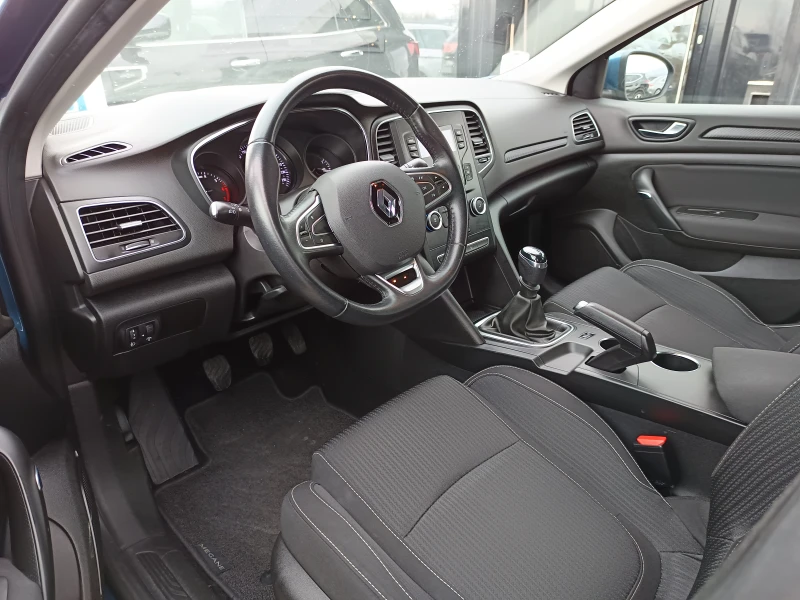 Renault Megane 1.3Tce/ 115к.с., снимка 11 - Автомобили и джипове - 48252141