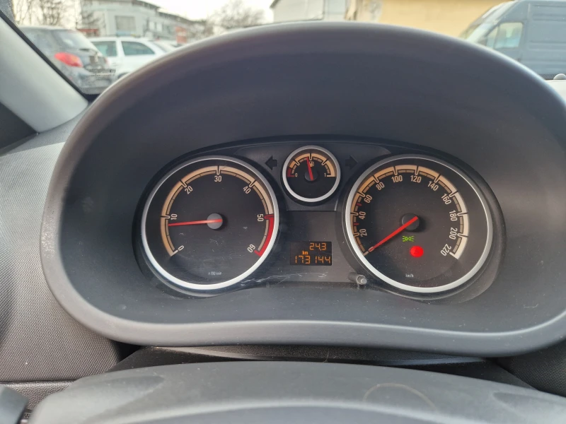 Opel Corsa 1.3D , снимка 13 - Автомобили и джипове - 49261609