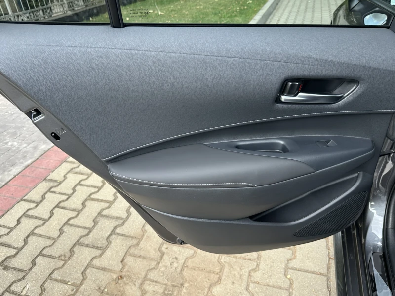 Toyota Corolla 1.8 Team D* Facelift* HEV* , снимка 13 - Автомобили и джипове - 51486187