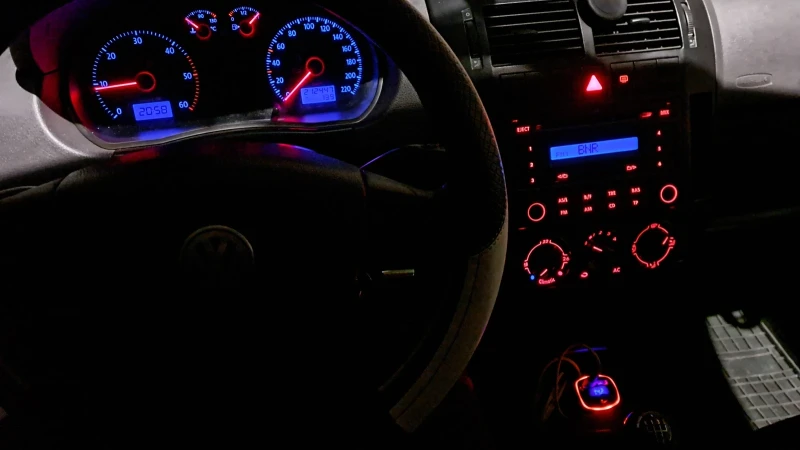 VW Polo 1.4 tdi, снимка 8 - Автомобили и джипове - 53434420