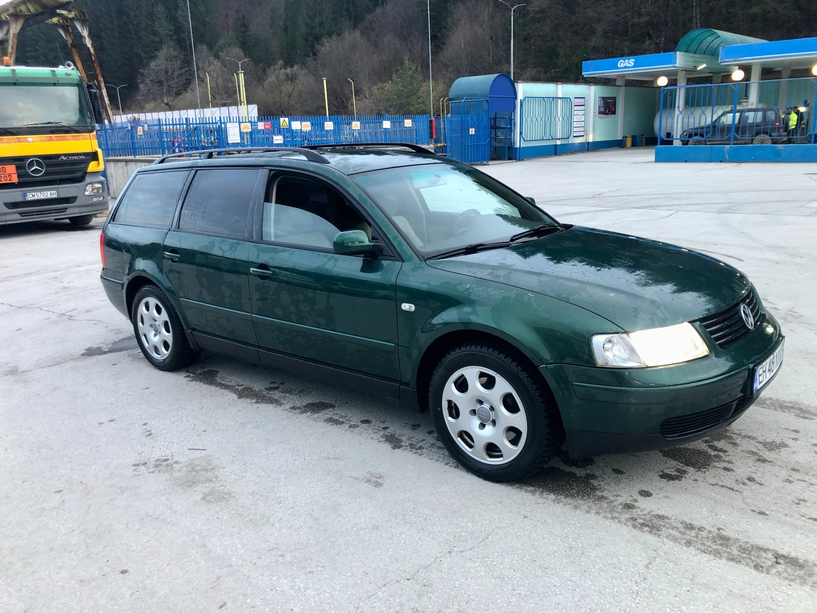 VW Passat V6 2.8 SYNCRO   ръчни скорости, постоянно 4x4, газ, снимка 1