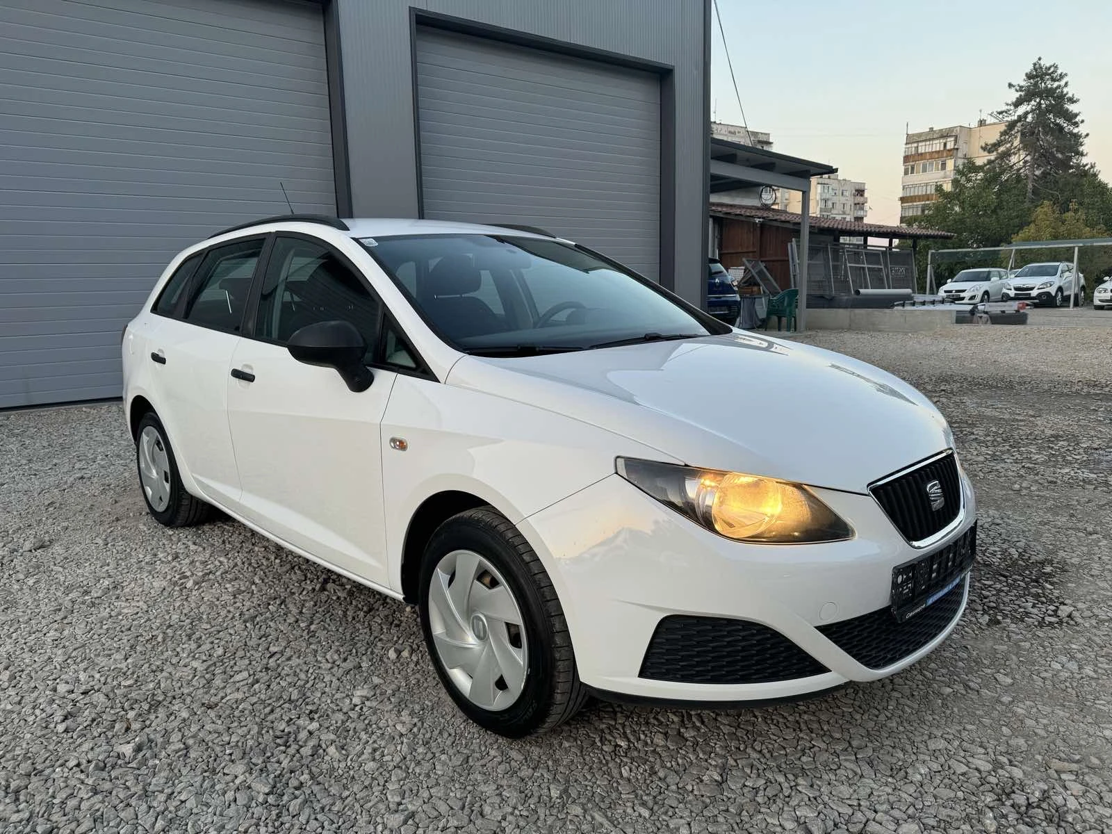 Seat Ibiza 1.2BENZIN* TOP* KLIMA* EVRO5 - изображение 3