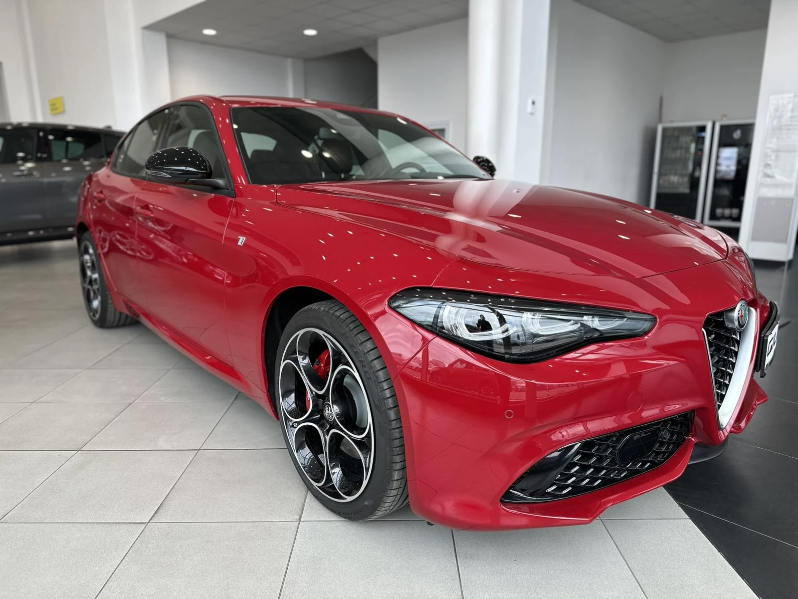 Alfa Romeo Giulia TI 2.2 Diesel 210 hp AT8 Q4 - изображение 3