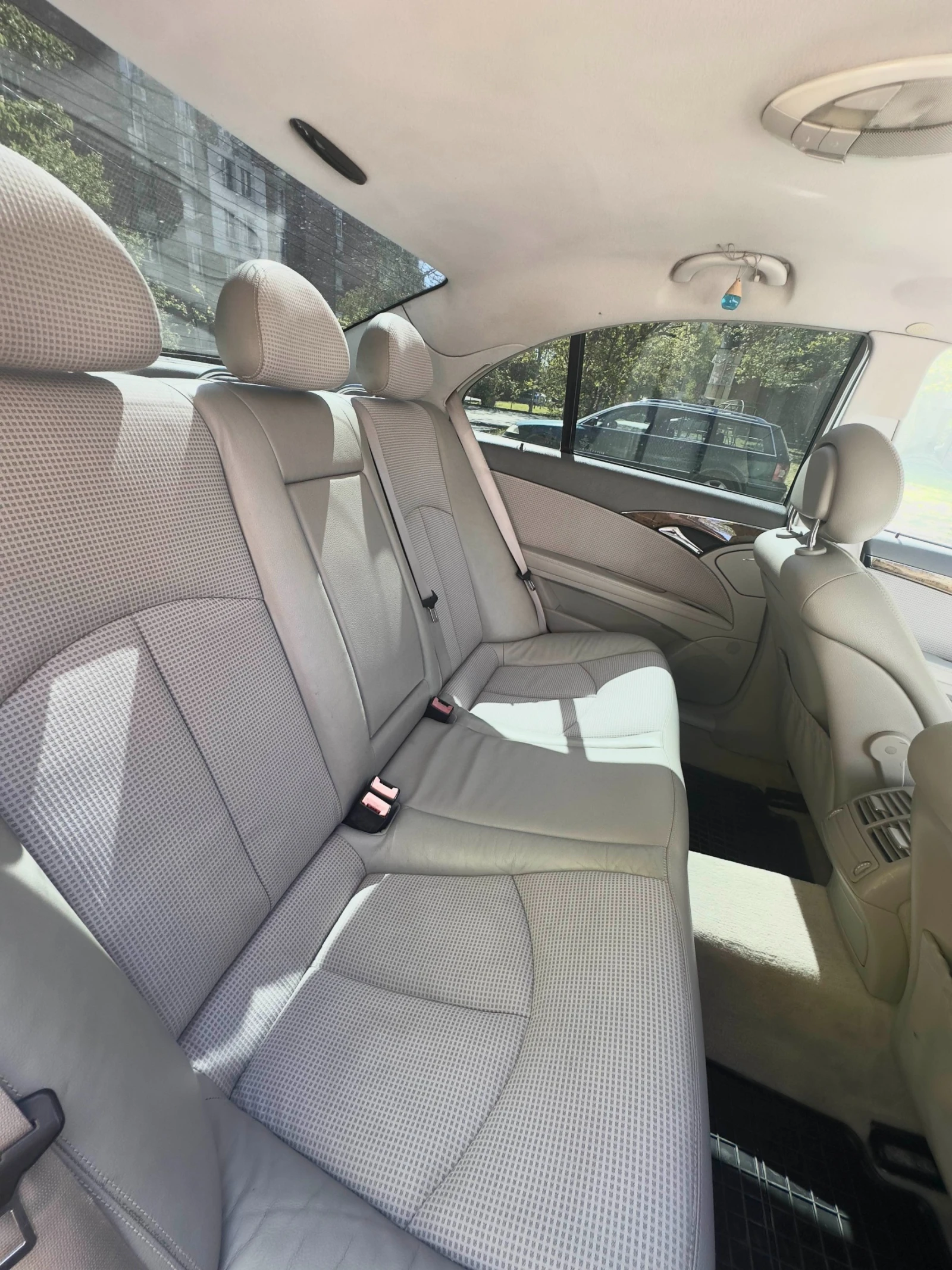 Mercedes-Benz E 220  - изображение 10