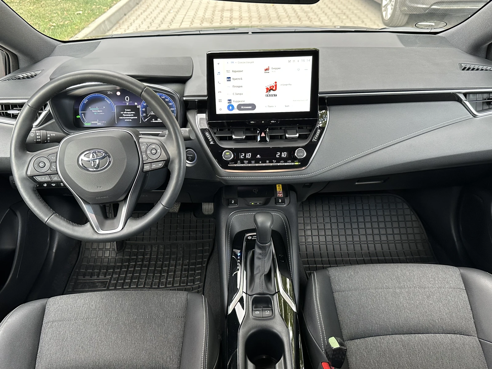 Toyota Corolla 1.8 Team D* Facelift* HEV*  - изображение 10